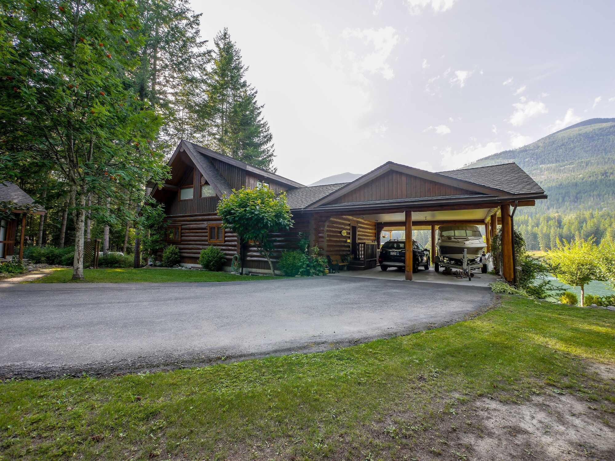 7459 Mauriello Road, Procter, BC